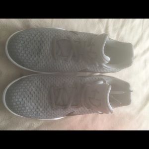 Nike Kids hyperdunks Size 4 brand new in box