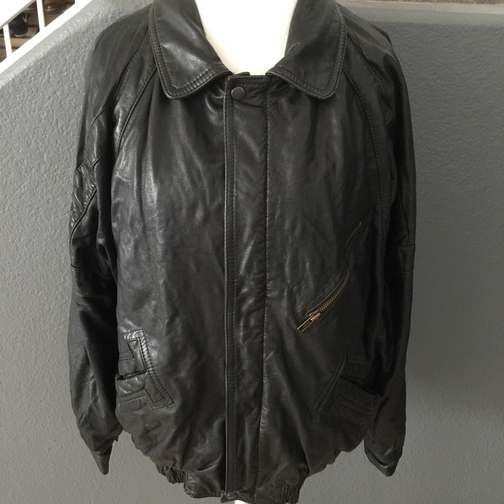 🌊Vintage 100% genuine Leather jacket