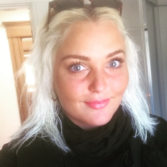 Meet your Posher, Ditte - Picture 1 of 1