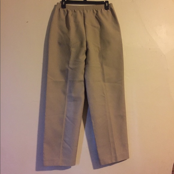 Michael Laurence Khaki slacks. Sz Med ras1499 - Picture 1 of 3