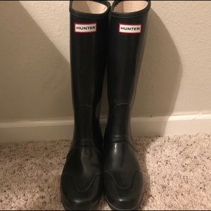 Black hunter rain boots