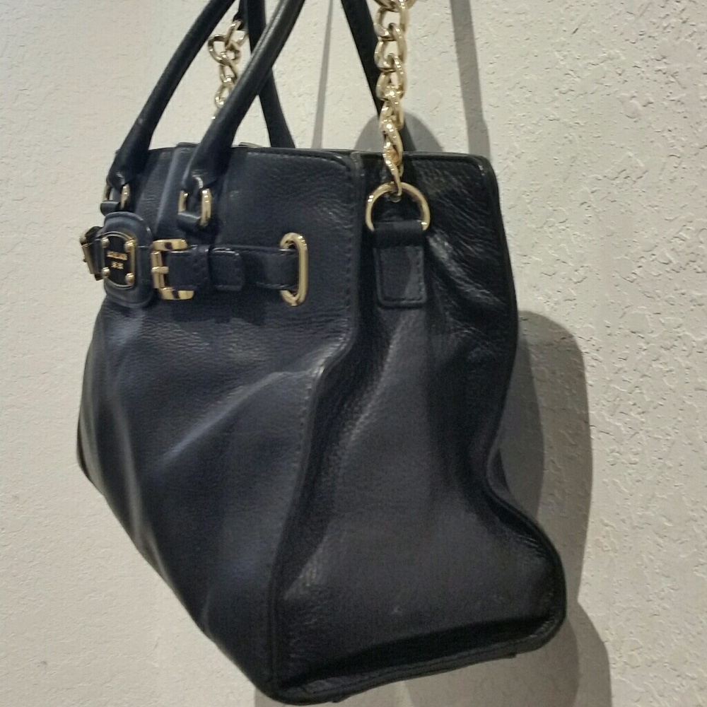 Michael Kors Saffiano Leather Large Shoulder Bag - Picture 2 of 4