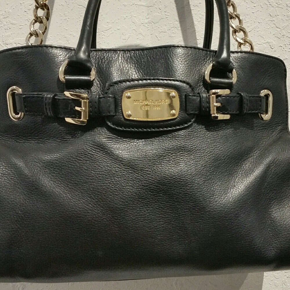 Michael Kors Saffiano Leather Large Shoulder Bag - Picture 4 of 4