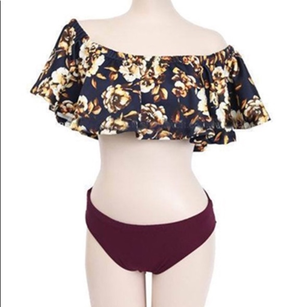 ✨Floral off the shoulder bikini top💫