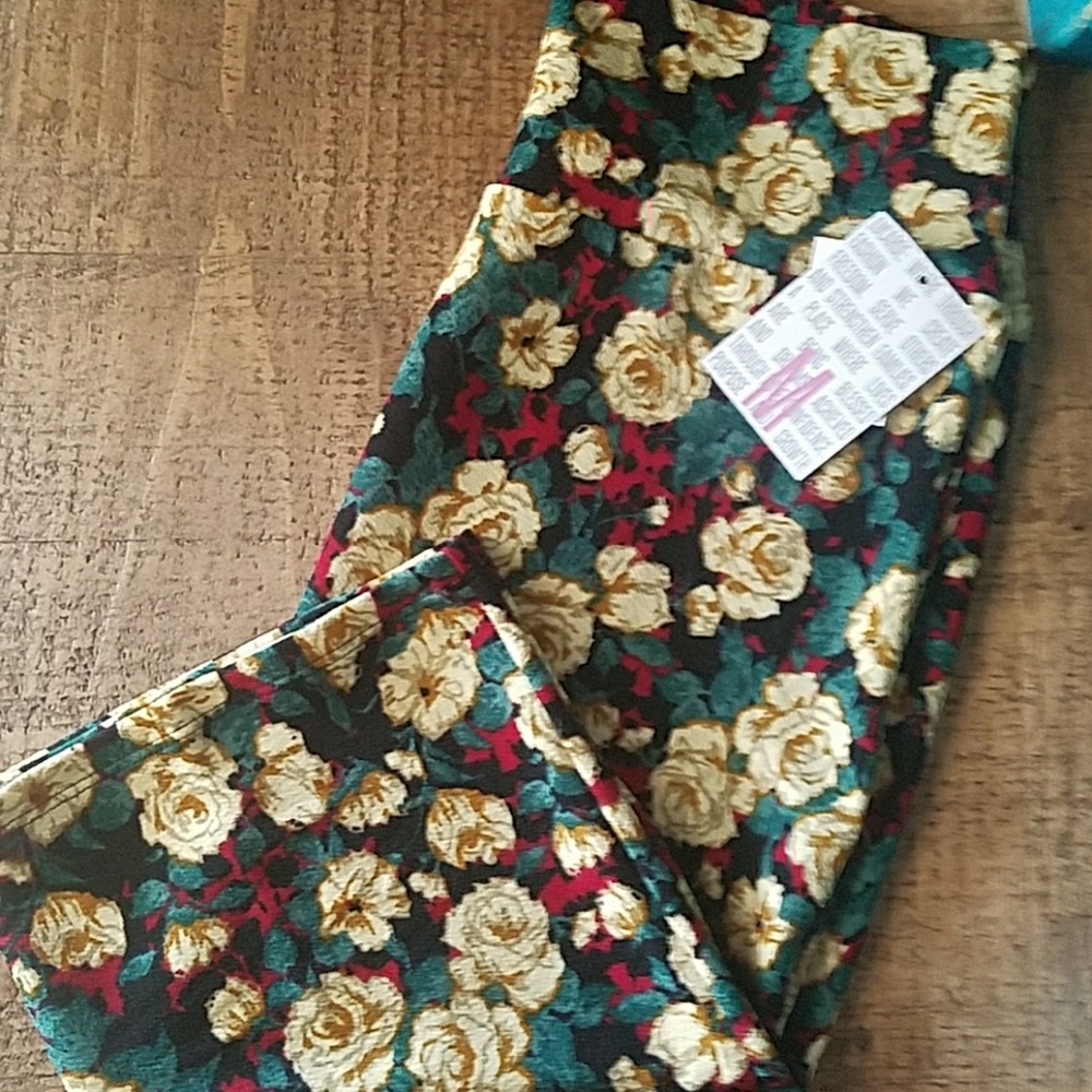 M Lularoe Cassie skirt