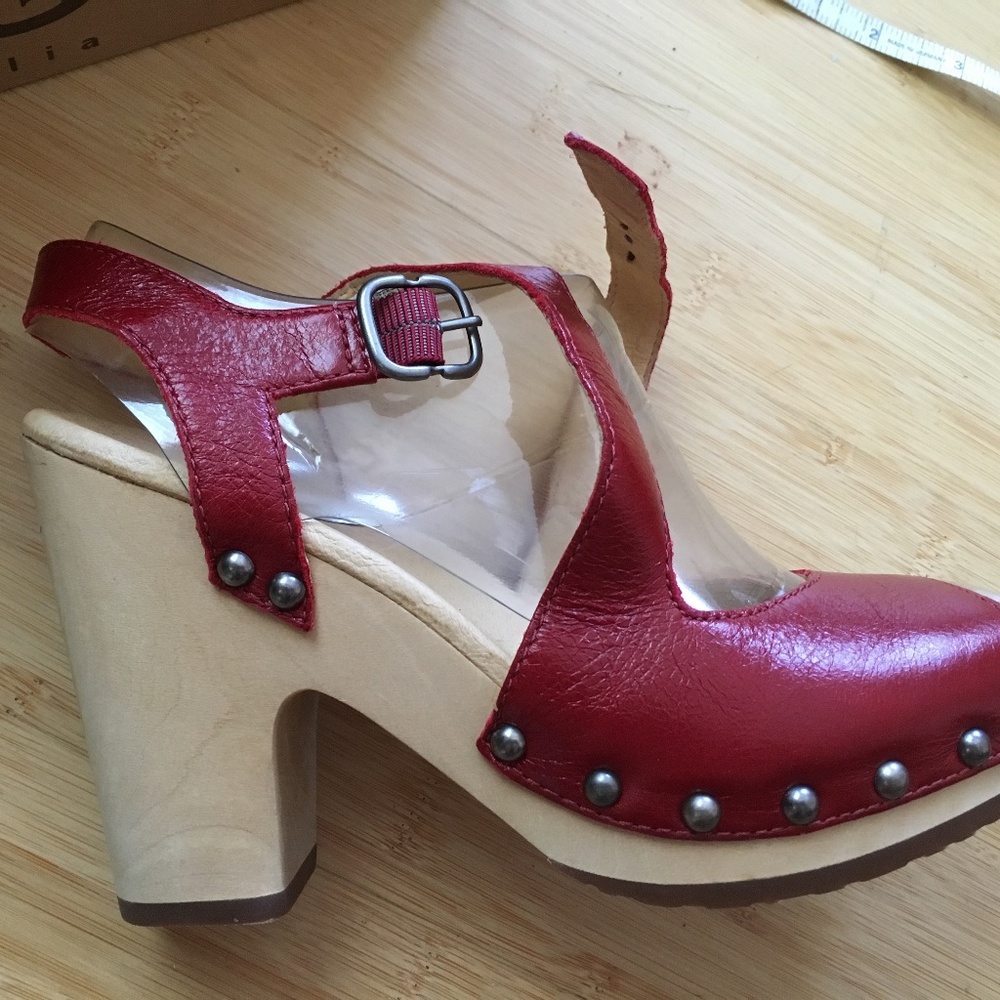 Ugg's Clogs