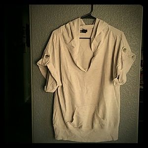 Short sleeved hoodie