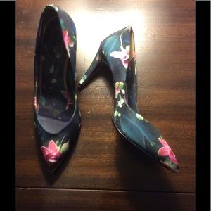 Ted Baker "Neevo"  floral pumps