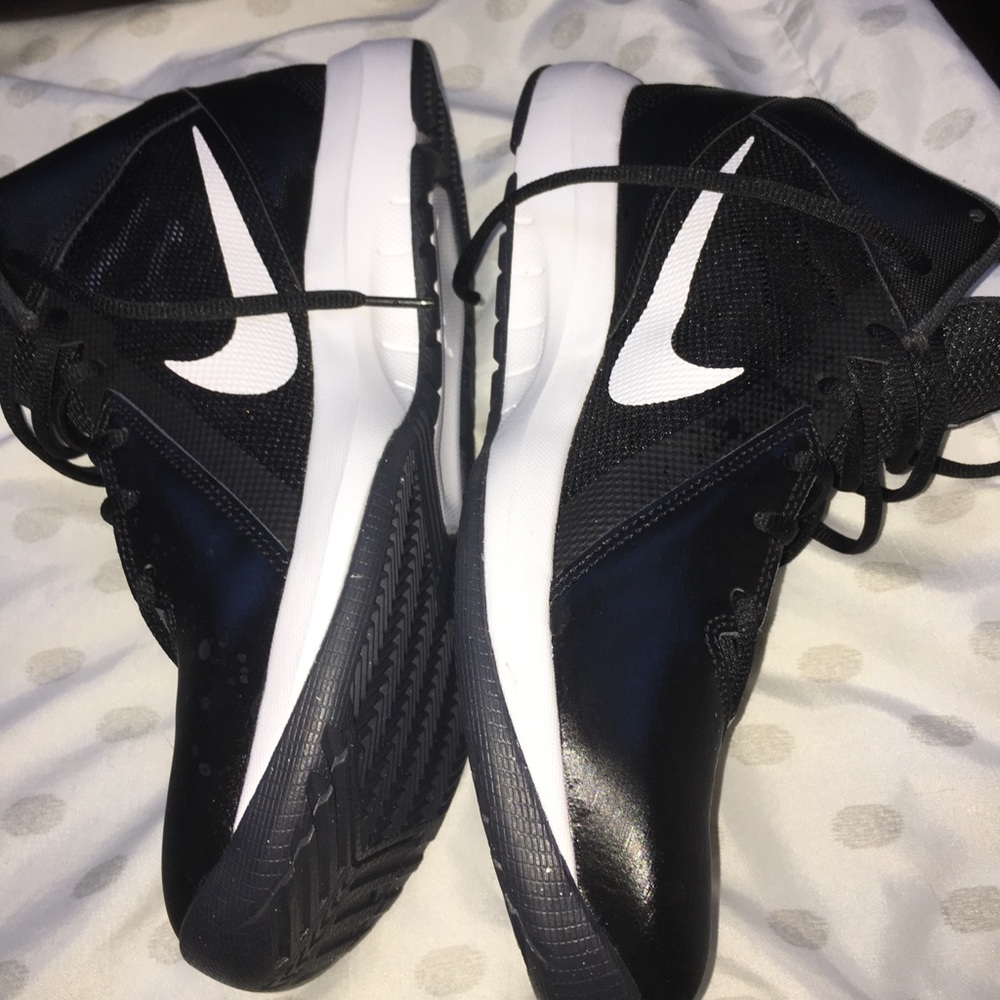 Brand new men’s size 10 Nike air high top shoes