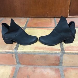 Dolce Vita black booties