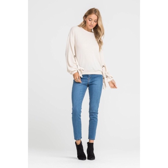 >>LAST<< Olivia Ribbed Bow Sleeve Top - Gray - Picture 4 of 5