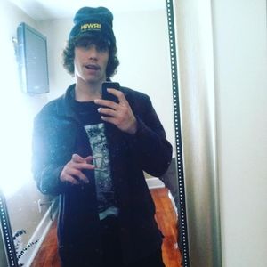 Meet your Posher, Logan