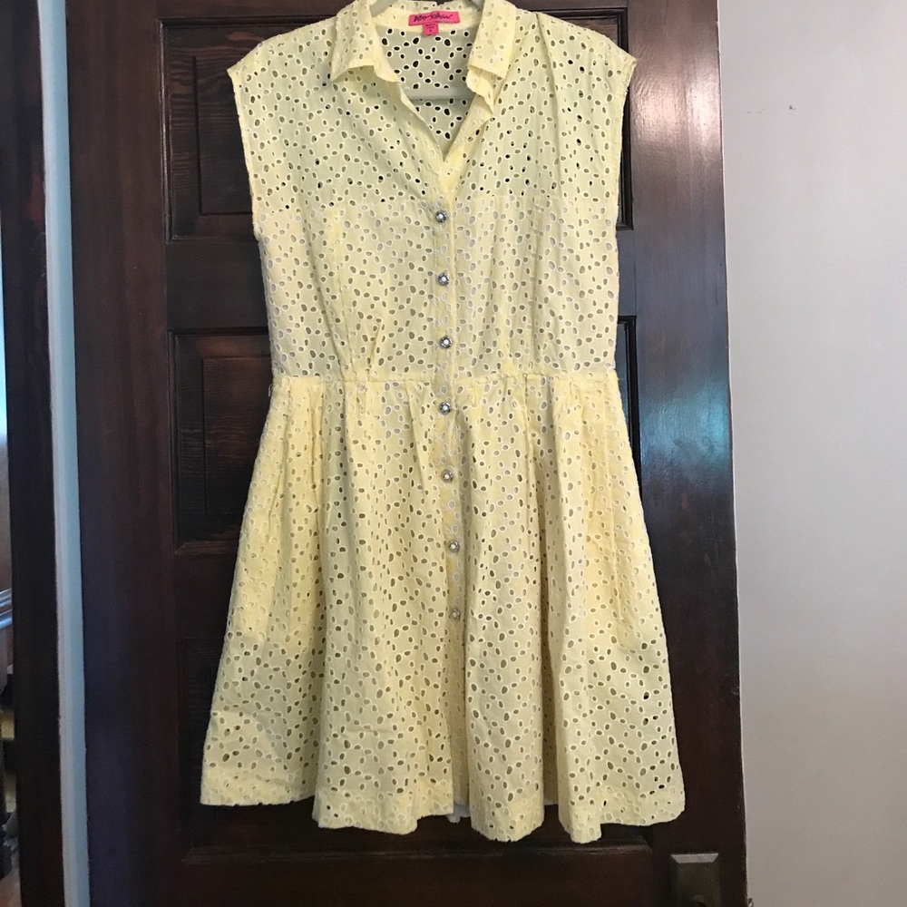 Adorable Yellow Betsey Johnson dress!