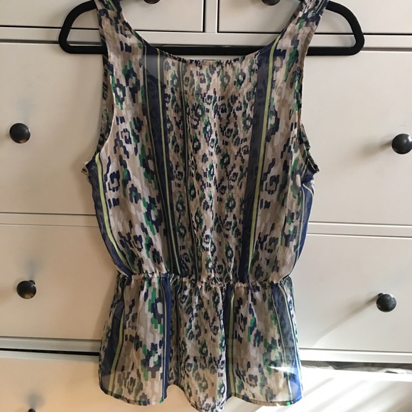 Large Pattern Button Down Blouse - Picture 2 of 3