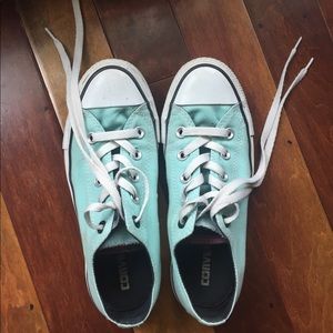 Converse size 6 *EDITED*