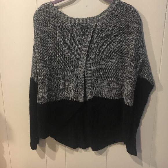 SOLD - Blu Pepper Open Back Sweater - Picture 2 of 3