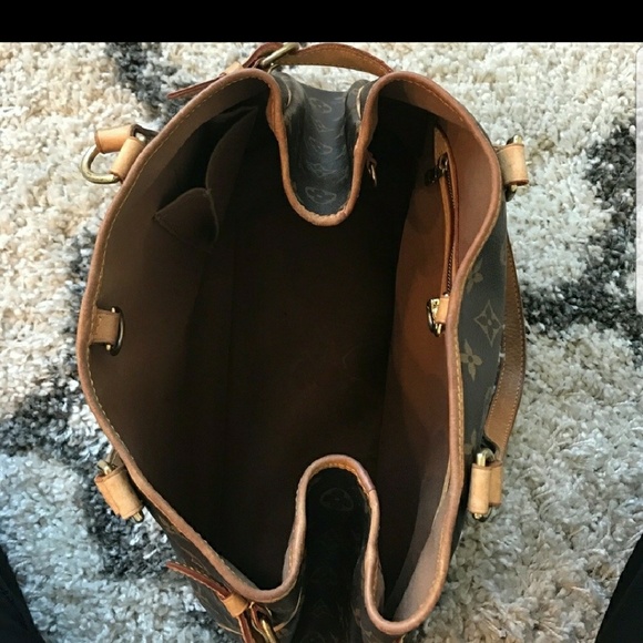 💥Sold💥Authentic LV Batignolles Horizontal Bag - Picture 2 of 8