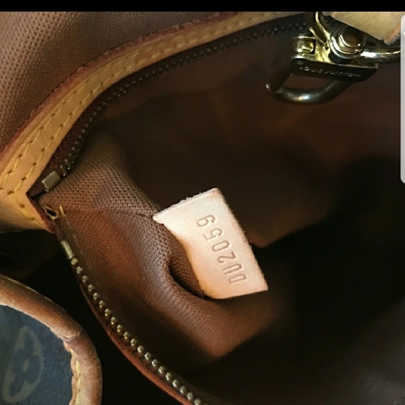 💥Sold💥Authentic LV Batignolles Horizontal Bag - Picture 3 of 8