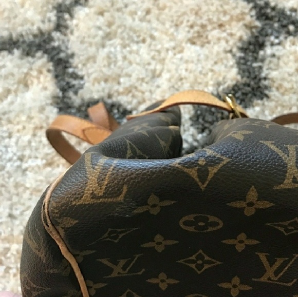 💥Sold💥Authentic LV Batignolles Horizontal Bag - Picture 4 of 8