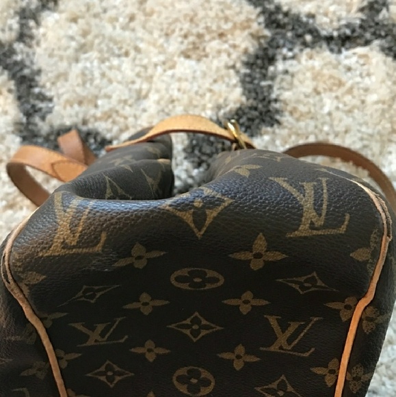 💥Sold💥Authentic LV Batignolles Horizontal Bag - Picture 5 of 8