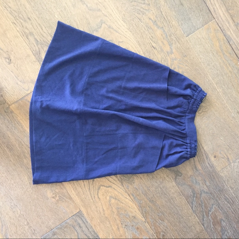 Classy but casual knee length navy skirt