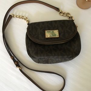 ‼️PRICE DROP‼️ Michael Kors Cross-Body Purse.