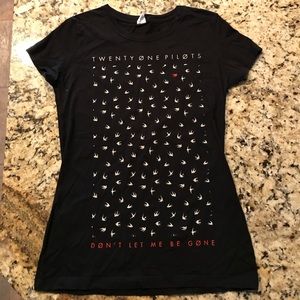 Twenty One Pilots T-shirt (Don't let me be gone)