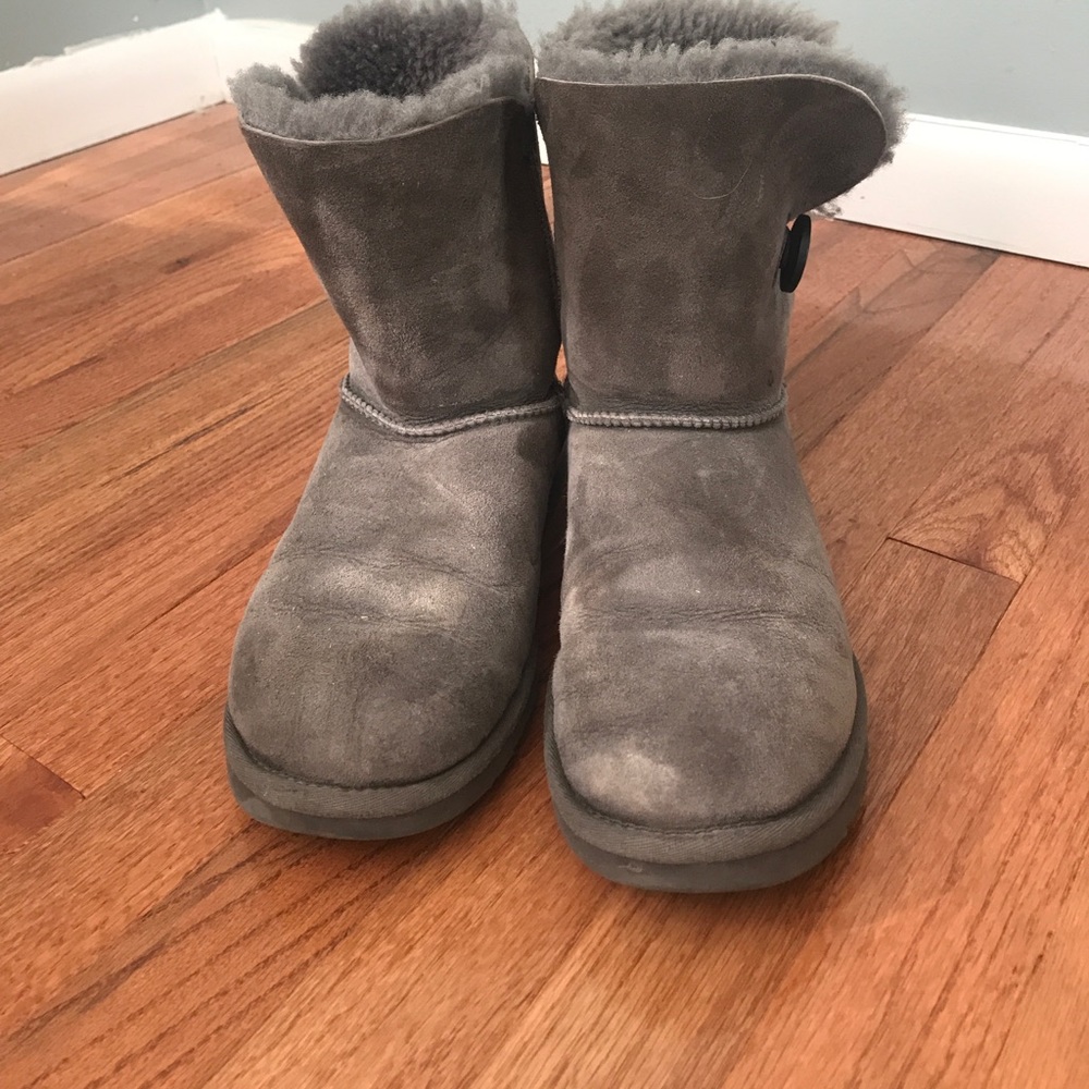 Ugg Gray Bailey Button - image 1