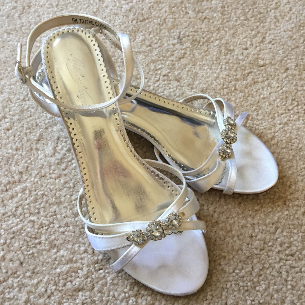 EUC Bridal Kitten Heels
