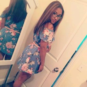 Meet your Posher, Carolina