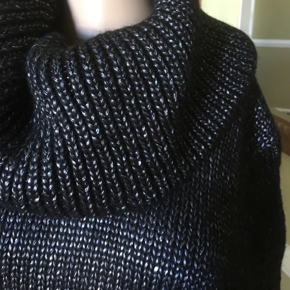 Gorgeous fluffy sweater - Picture 3 of 7