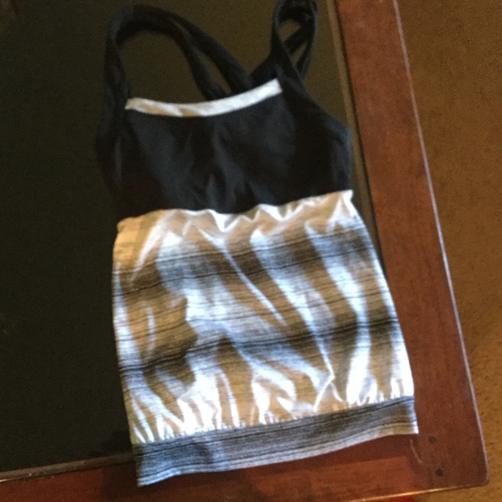 Athleta sports tank top with built in sports bra.