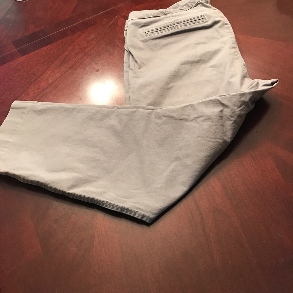 Old Navy gray pixie cut cargo