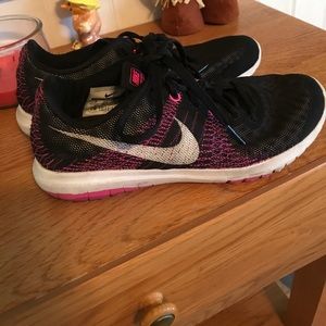Nike flex fury size 7