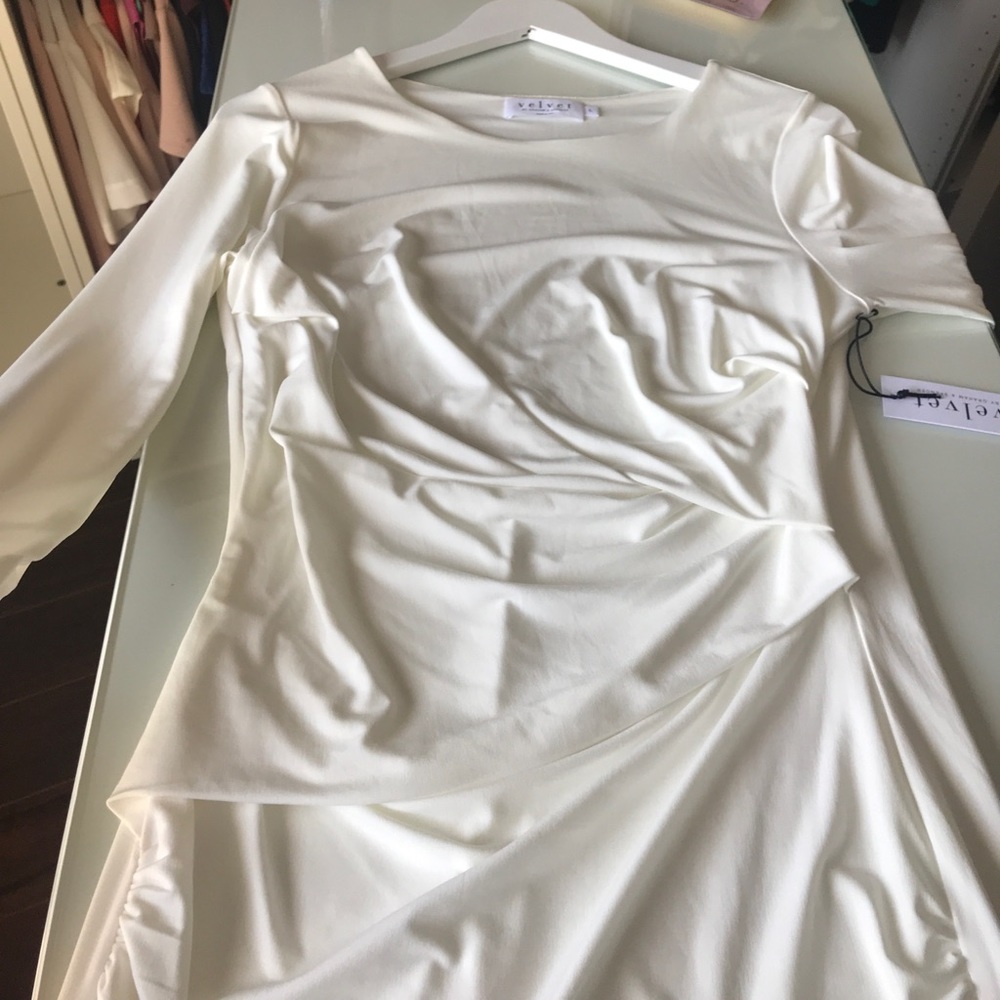 Creme Color Ruched Sides 3/4 lengths sleeves