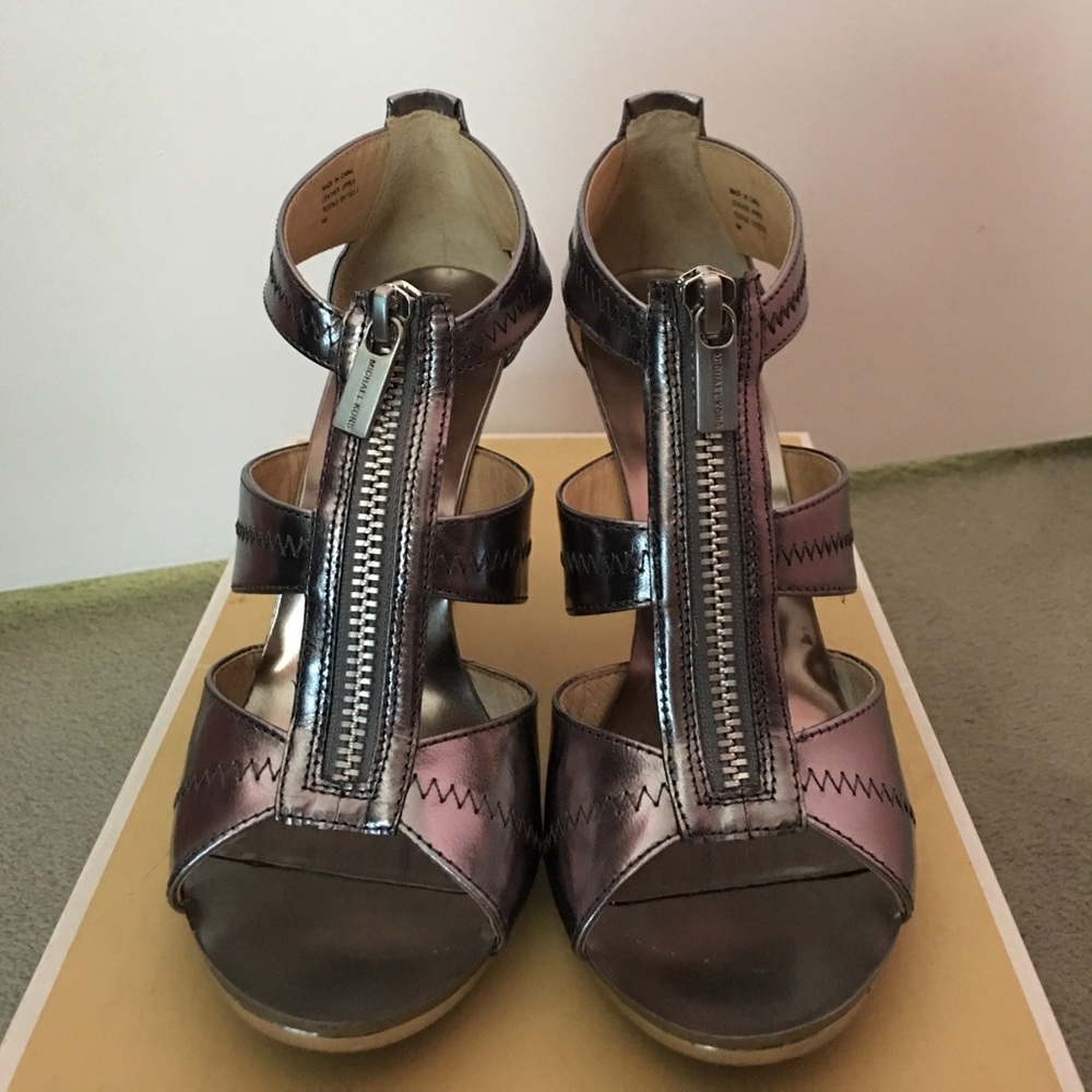 Michael Kors Heels - Berkeley T. Strap - Size: 6