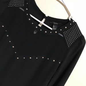 Black-detailed Blouse 🖤