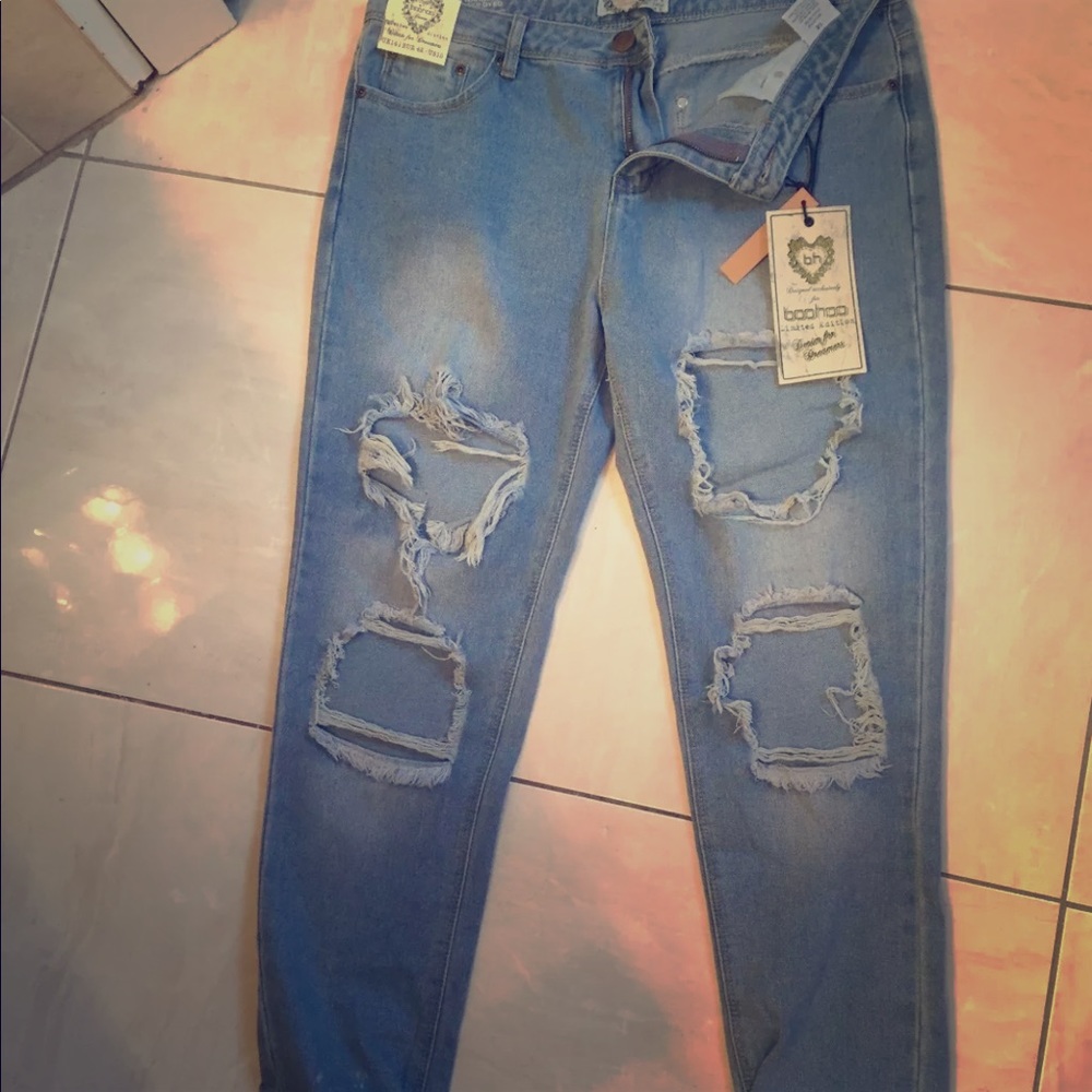 Boohoo boyfriend ripped jeans light wash