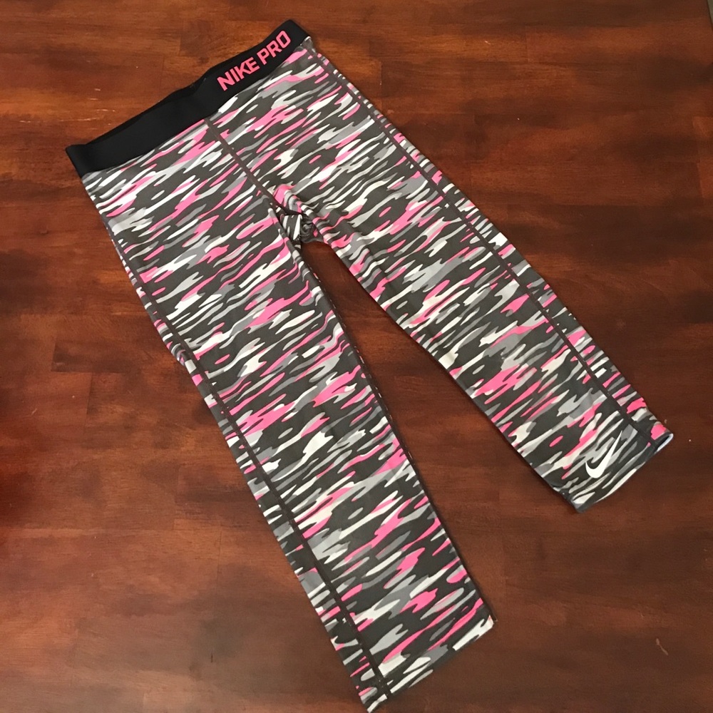 ⚡️Nike Pro Camo Leggings⚡️