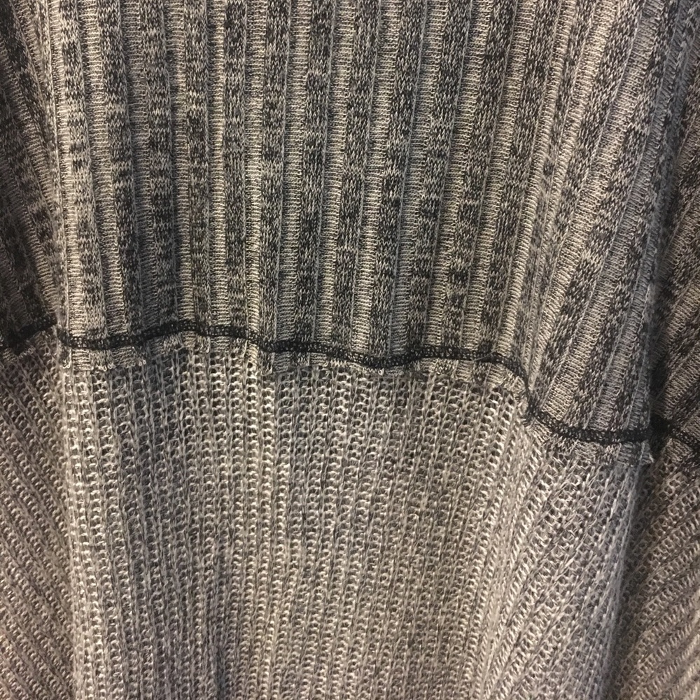 * SOLD * Blu Pepper Sweater - Picture 2 of 5