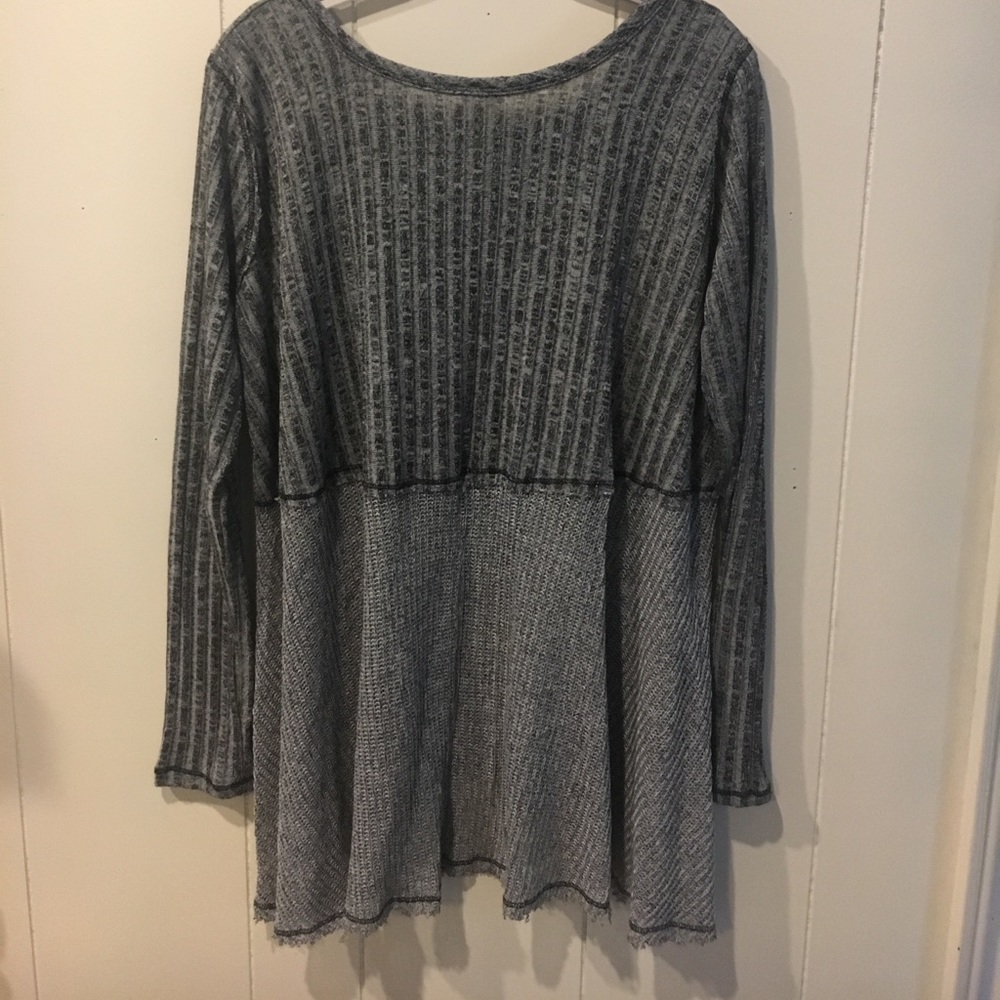 * SOLD * Blu Pepper Sweater - Picture 5 of 5