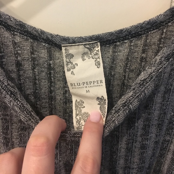 * SOLD * Blu Pepper Sweater - Picture 4 of 5