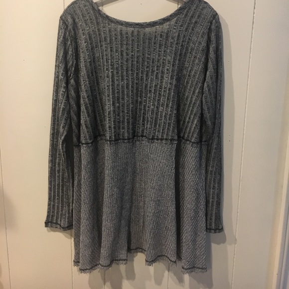 * SOLD * Blu Pepper Sweater - Picture 5 of 5