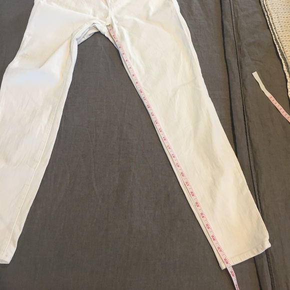 Madewell 9” High Riser in White - Picture 8 of 8