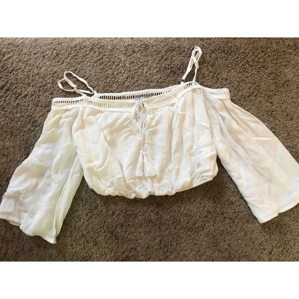 White long sleeve crop top