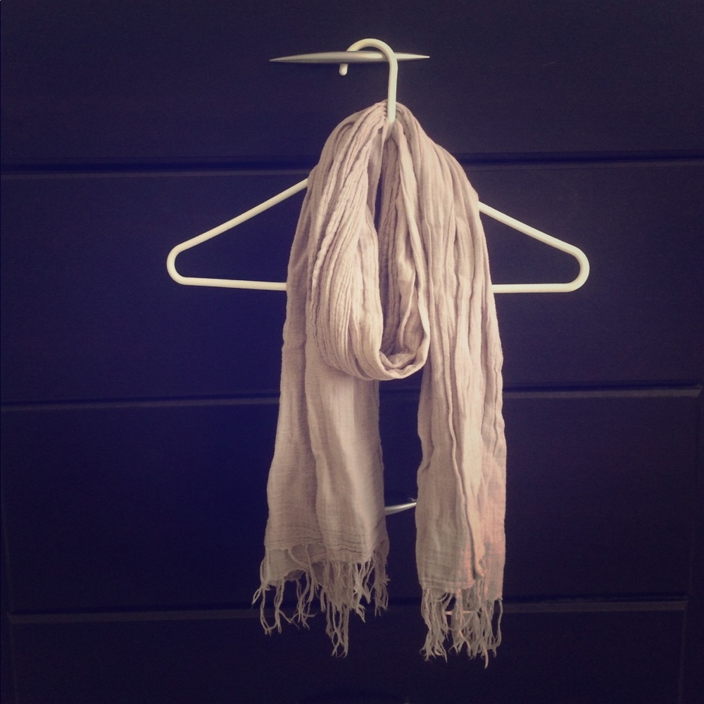 Loose scarf