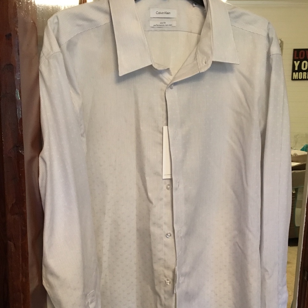 Men’s Calvin Klein’s dress shirt 👔