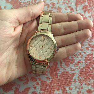 Rose Gold- Valletta Watch