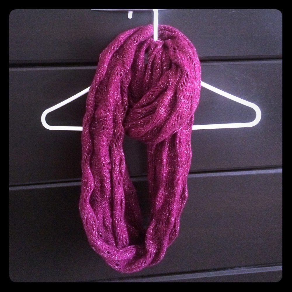 Maroon infinity scarf