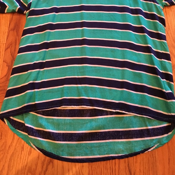 🛍3/4 sleeved stripped shirt.🛍 - Picture 3 of 5